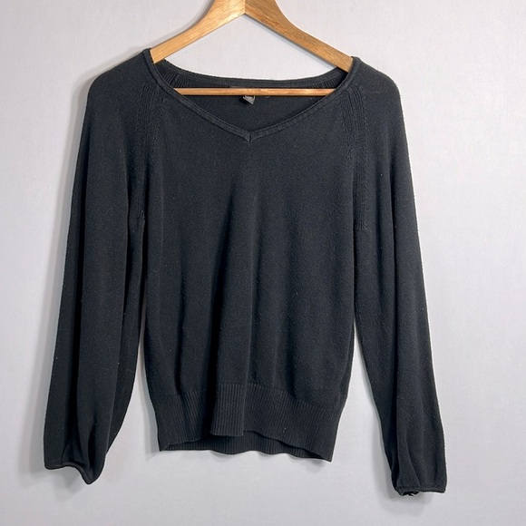 Banana Republic Cotton Blend Peasant Sleeve V-Neck Sweater size XS - Picture 1 of 7